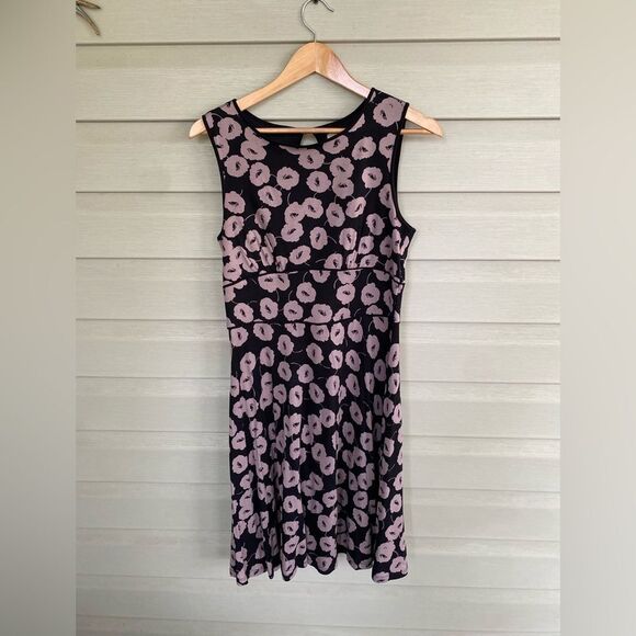 LOFT soft fit & flare dress sz small A line black neutral tones EUC rayon tencel - Picture 11 of 13